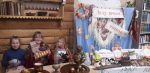 За прялкой