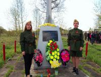 Возложение цветов к Обелиску Памяти 2