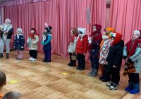 С песнями прошлись колядовщики по улице1