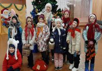 С песнями прошлись колядовщики по улице5